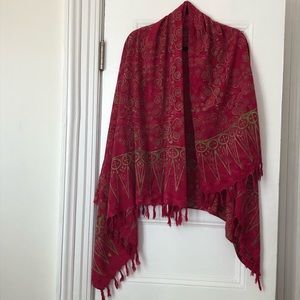Vintage shawl/scarf/oversized wrap with fringes. From Indonesia. Beau